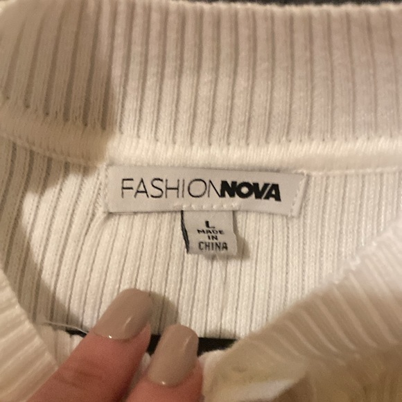 FASHION NOVA SHIRT/SWEATER - Picture 2 of 4